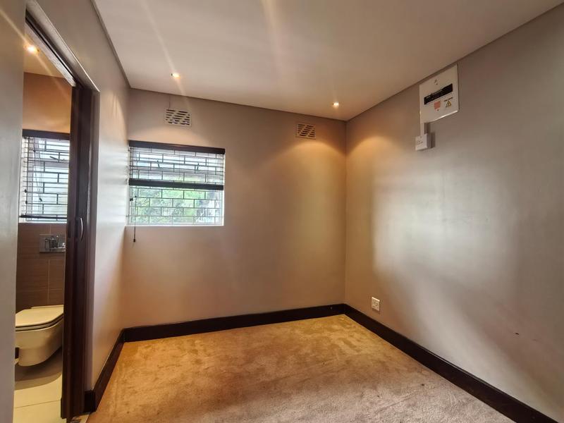 To Let 2 Bedroom Property for Rent in Sea Point Western Cape
